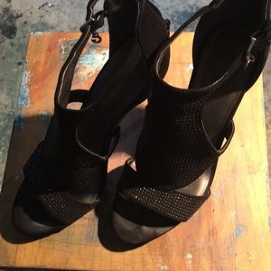 Guess black t strap heels
